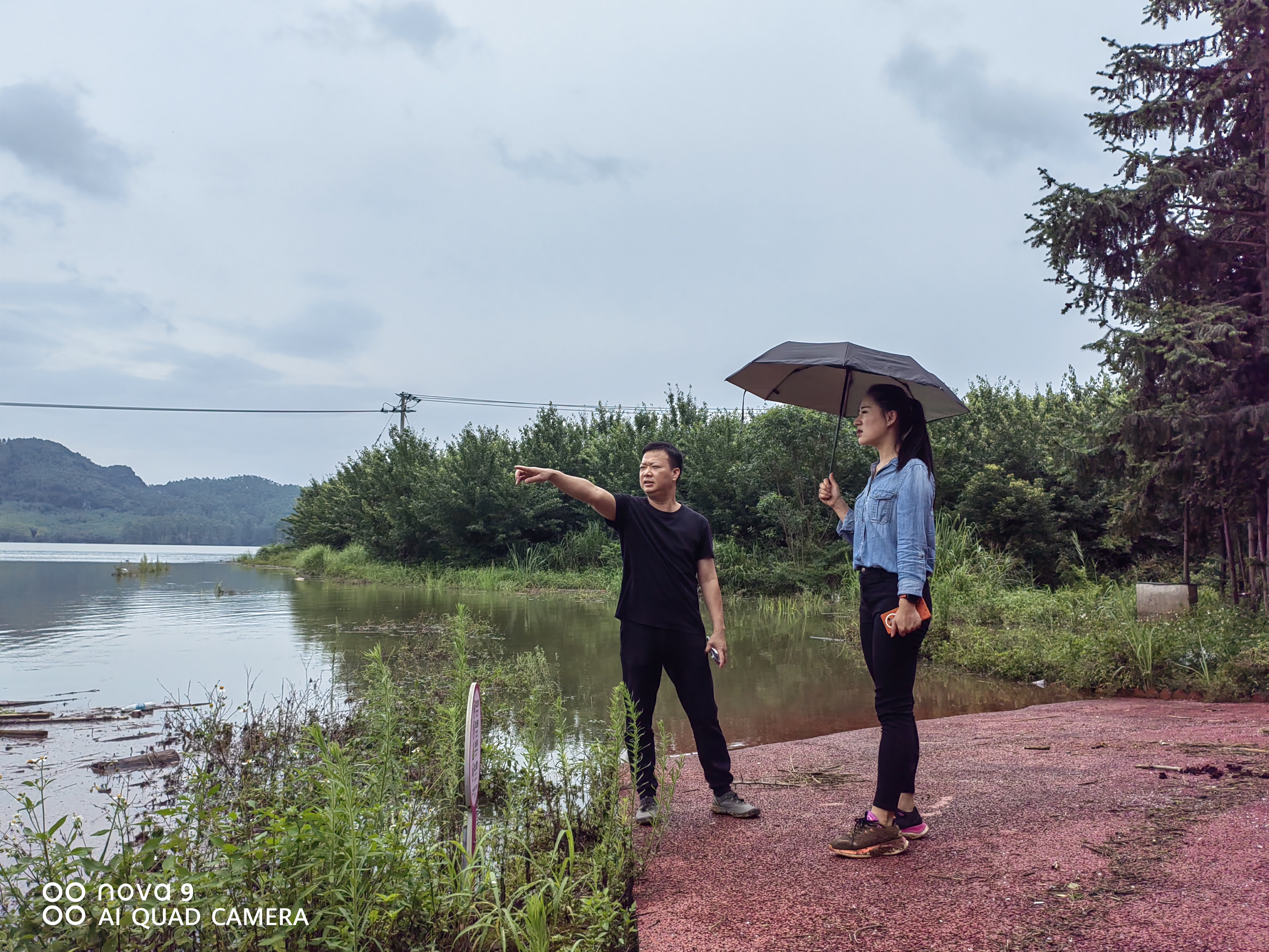 孙晓杰到鹿寨县林区及“山楂之恋”景区查抄领导工作
