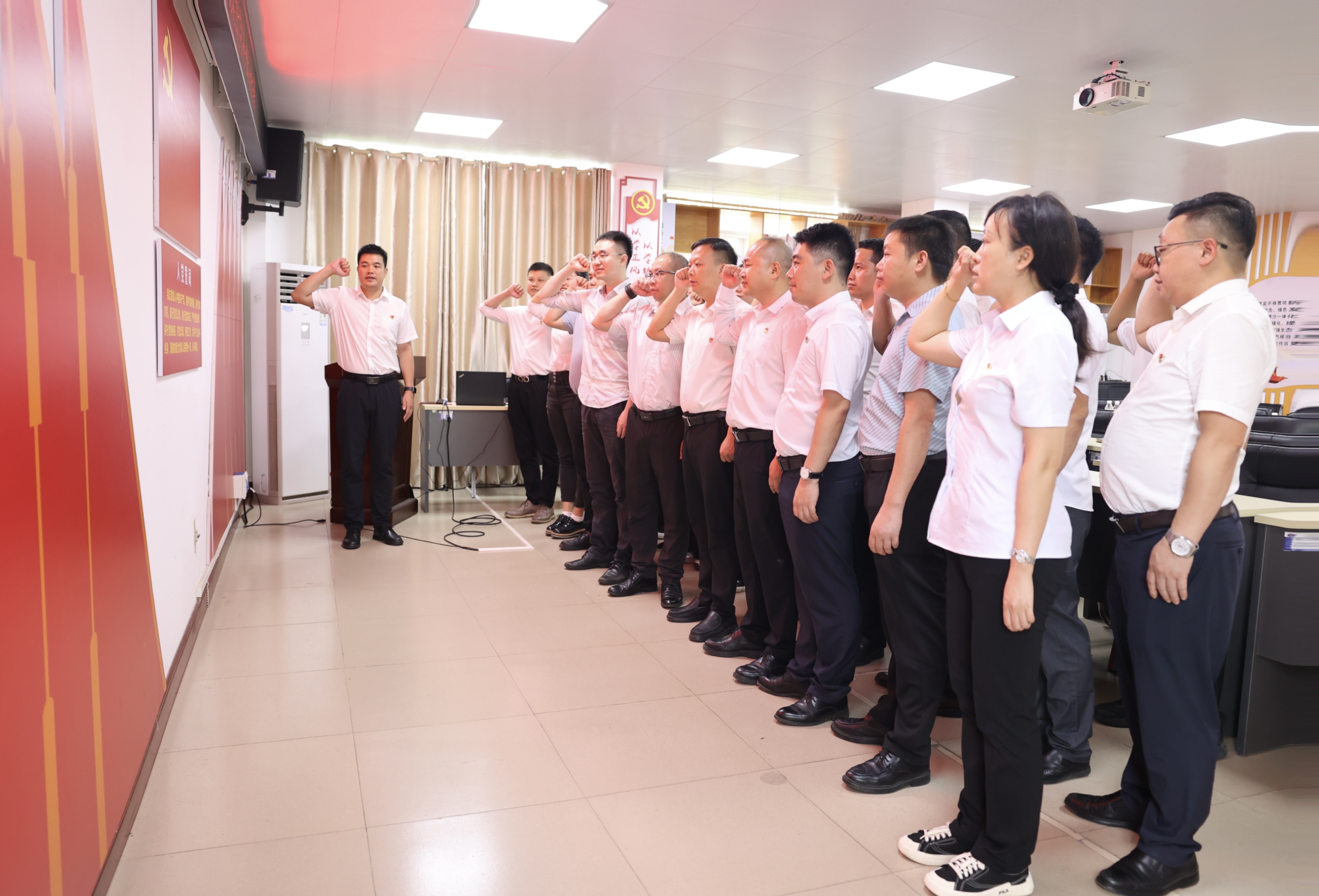 luck18xinli(中国区)-官方网站